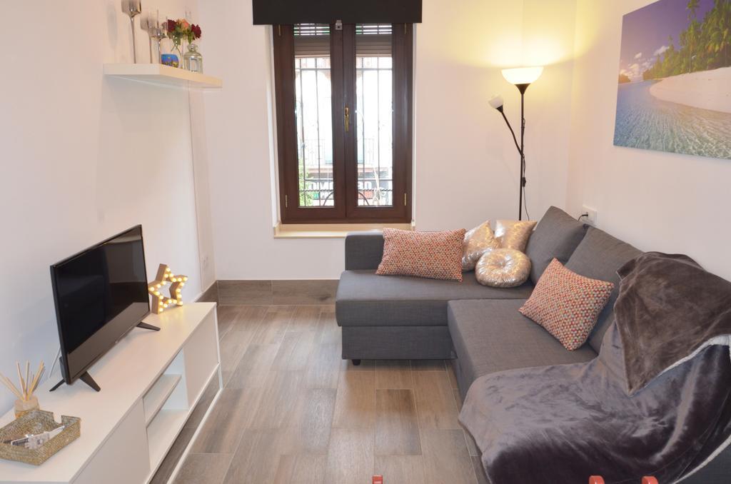 Apartamento San Jacinto Sevilla Eksteriør billede